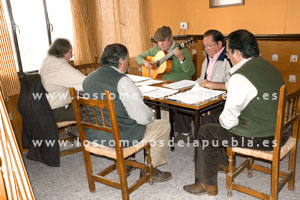 Adelanto Cantando decimos adiós