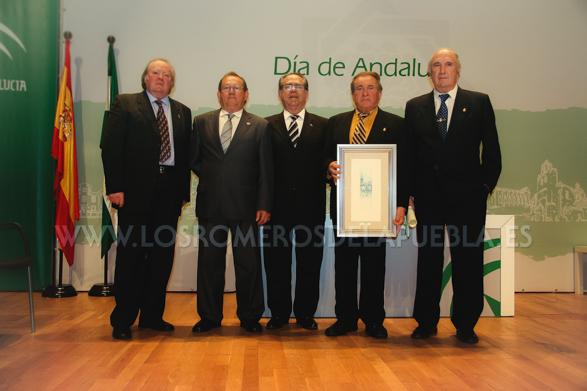 Recogierno la Medalla Provincial de Sevilla, año 2010.